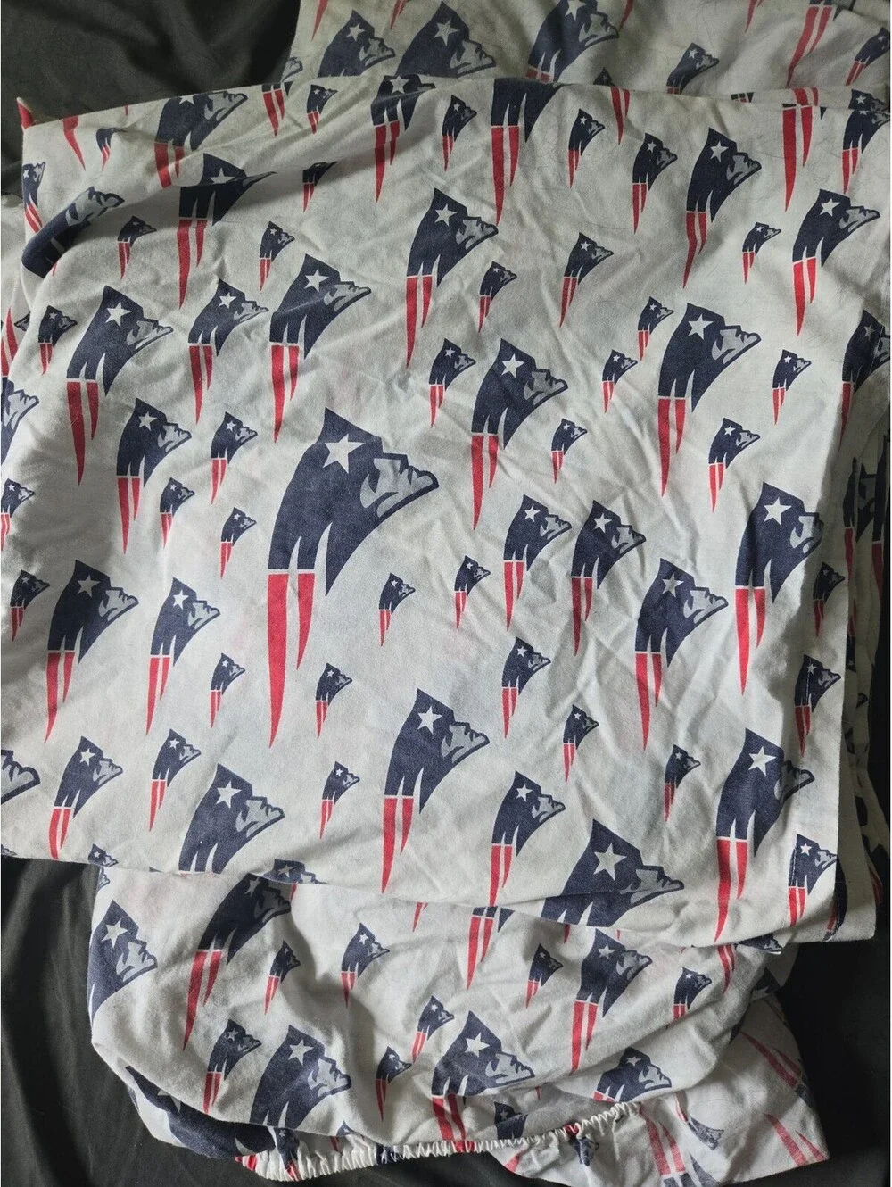 New England Patriots NFL Bedding Set - Flat Sheet and Fitted Mattress Cover